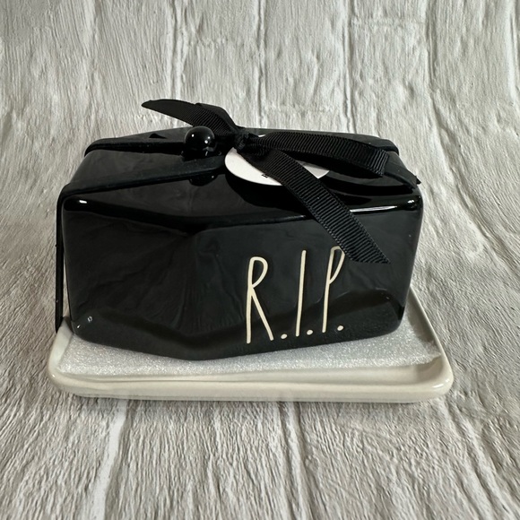 NWT Rae Dunn X Halloween RIP Butter Dish - Picture 1 of 4